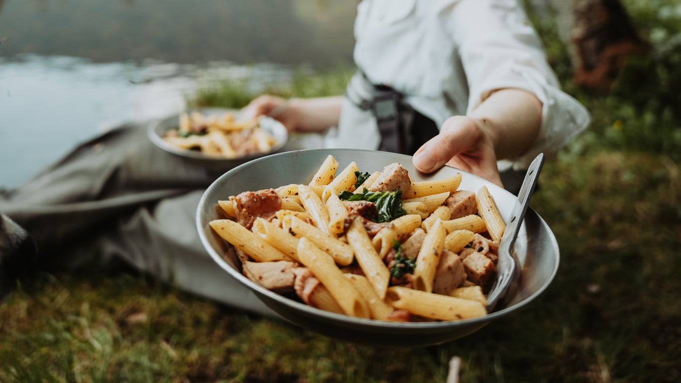 Pasta med grønnkål, bacon og svin